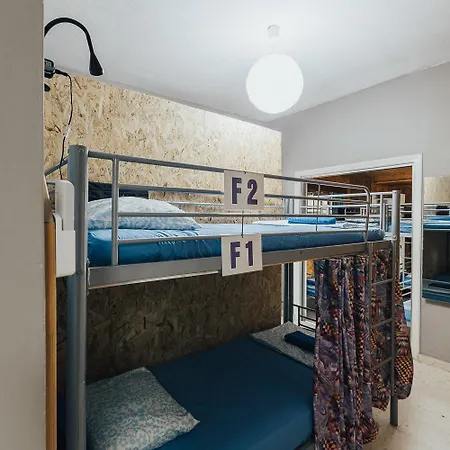 One One World Square Hostel Αγία Νάπα