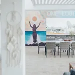 One One World Square *