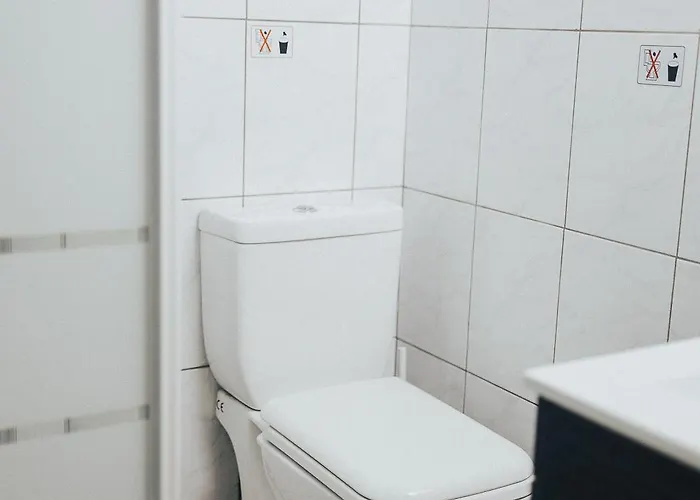 One One World Square Hostel *