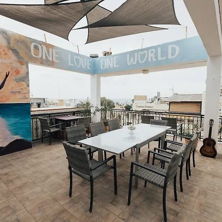 One One World Square Auberge de jeunesse Ayía Nápa