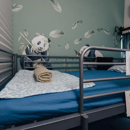 One One World Square Ayía Nápa