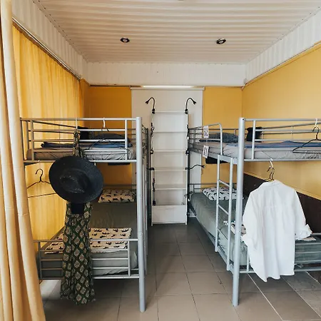 One One World Square Ayía Nápa