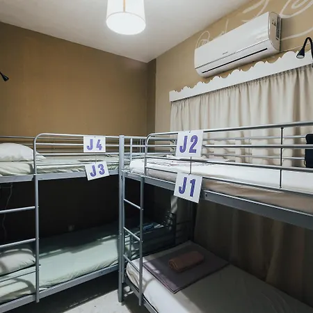 One One World Square * Ayía Nápa