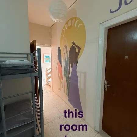 Auberge de jeunesse One One World Square Ayía Nápa