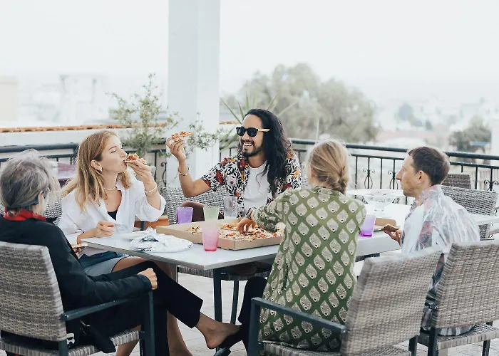 Hostel One One World Square Aya Napa