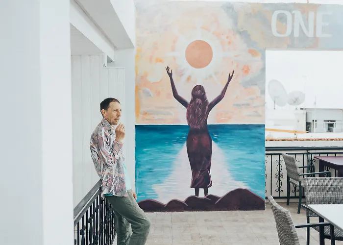 Hostel One One World Square Aya Napa