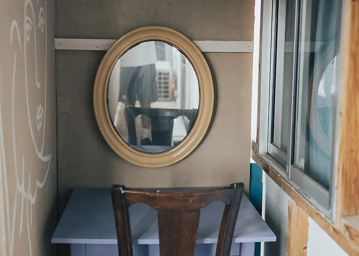 One One World Square Hostel *