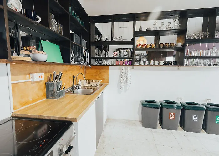 One One World Square Hostel *